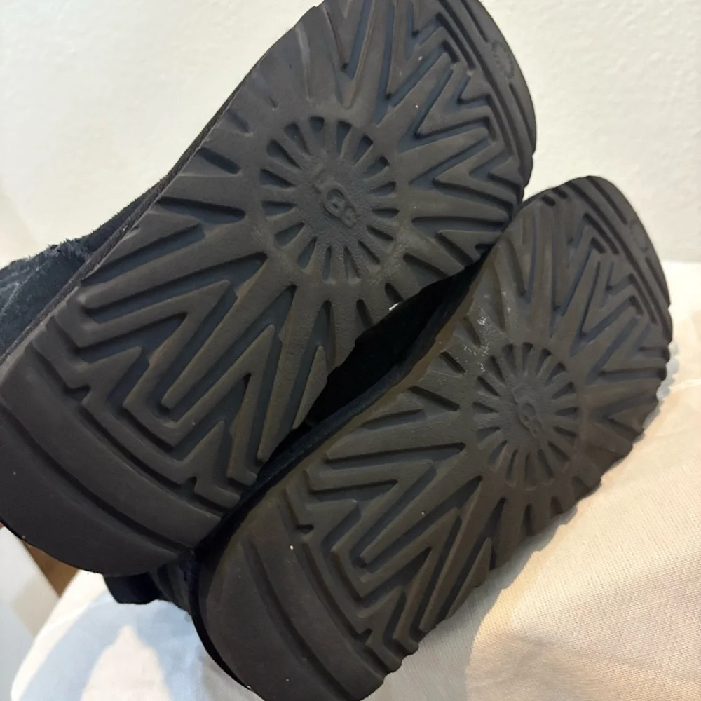 UGG Classic‎ Mini II Ugg Logo graphic boots in black suede